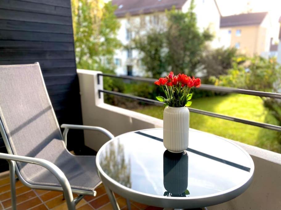 Top-Apartment Mit Parkplatz Und Balkon Reutlingen Exterior foto